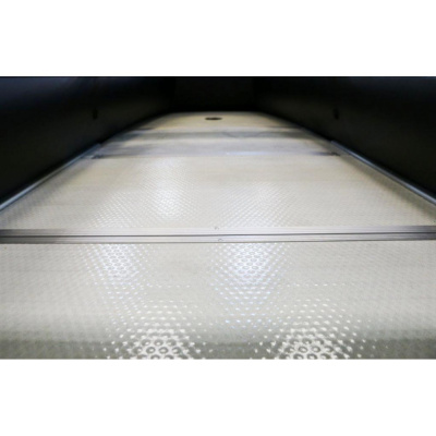 Лодка Polar Bird 380E New Eagle Стеклокомпозит (черно-красный) модель 2025 г