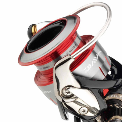 Катушка Daiwa Ballistic 2000SH